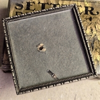 soelvfarvet-metal-fotoramme-enkelt-moenster-gammel-billedramme